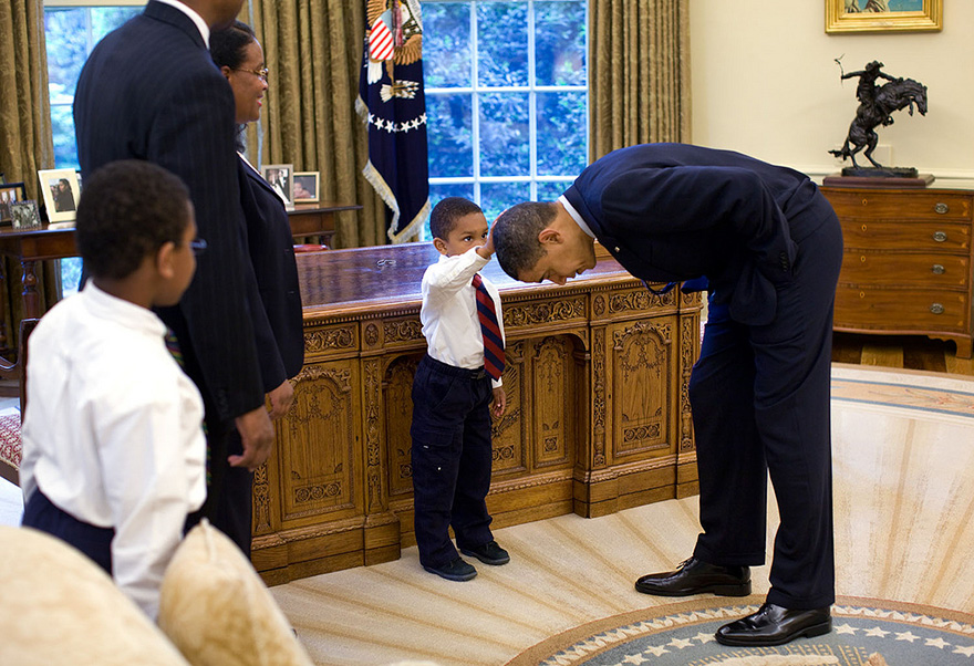 10 fotos que provam que Barack Obama é o político mais carismático da história do mundo